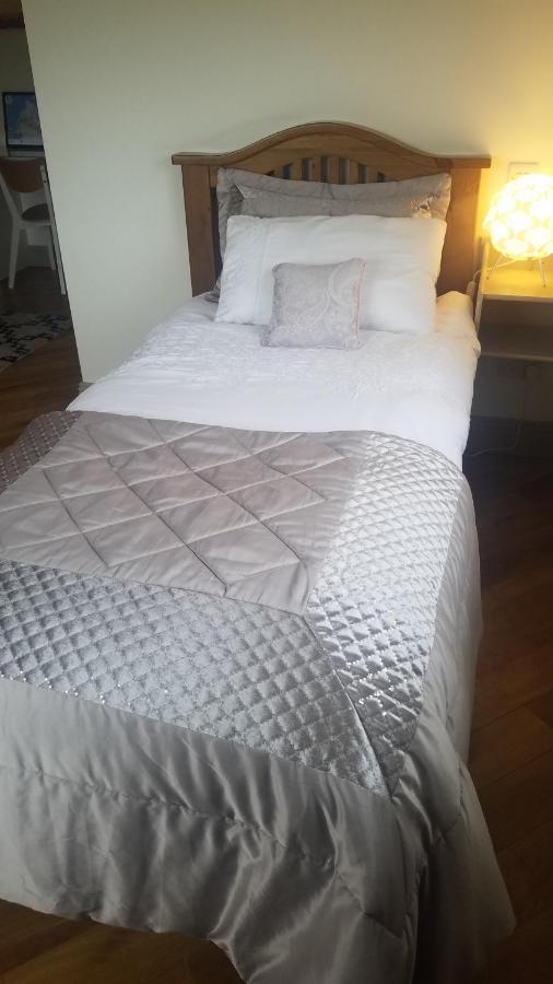 Burren Rock Farmhouse B&B Turlough  Екстер'єр фото
